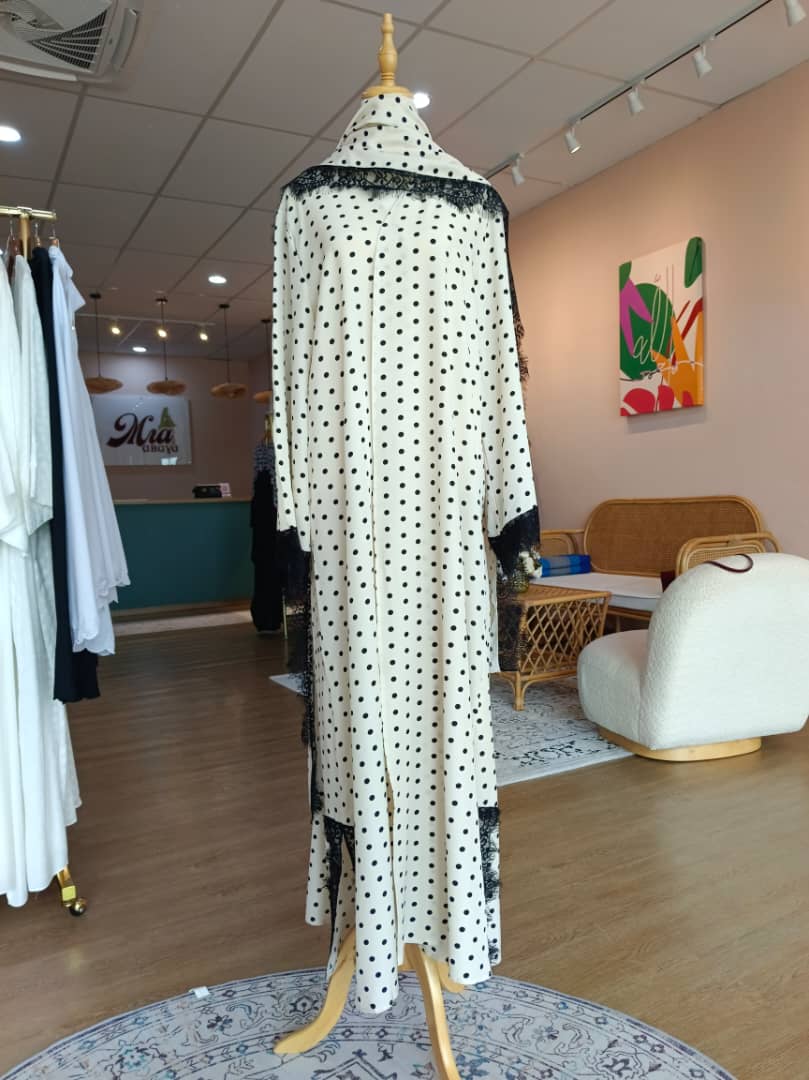 Ellia White Outer Abaya & Shawl - Image 3