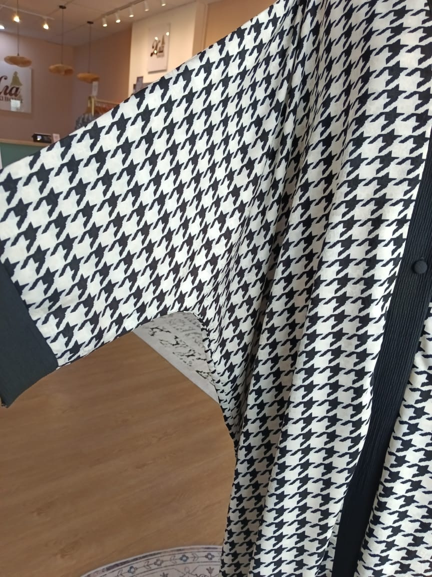 Todias Houndstooth Outer Abaya - Image 7